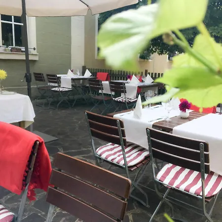 Zum Schwan Otel 2*